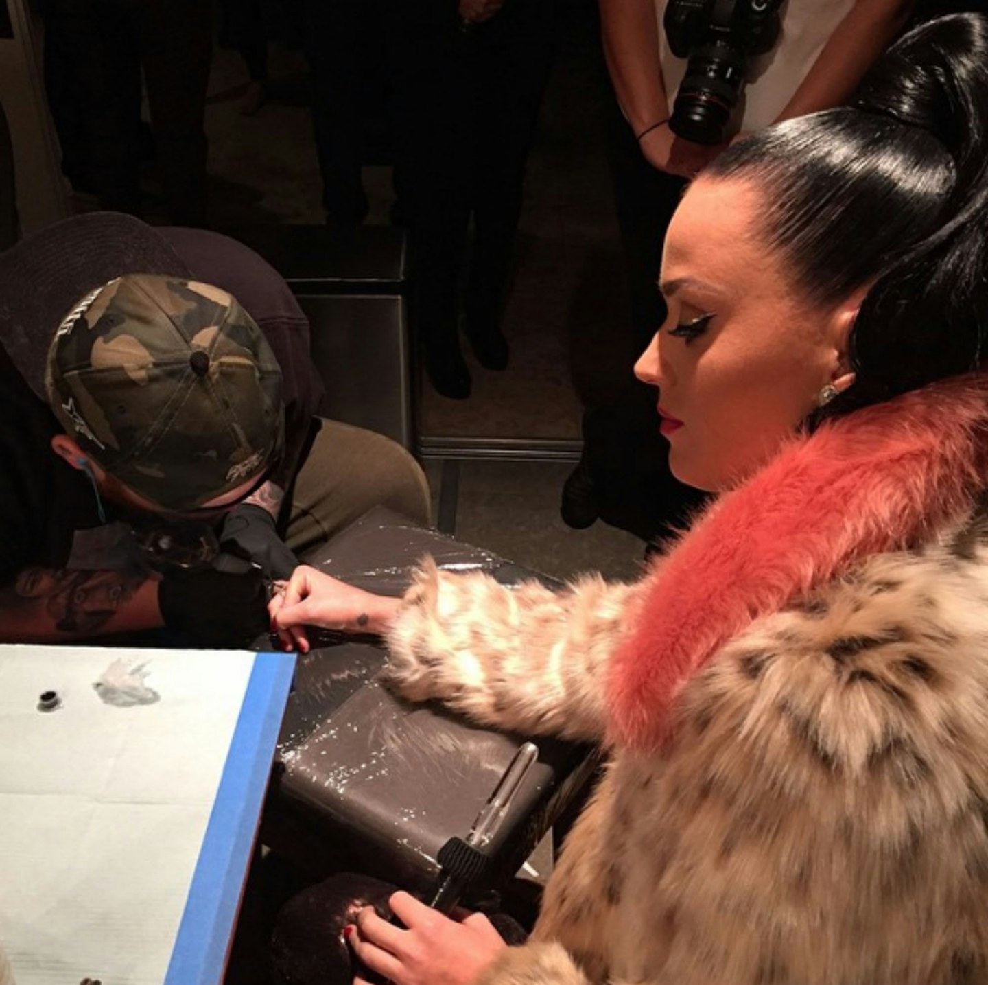 katy-perry-gets-super-bowl-tattoo
