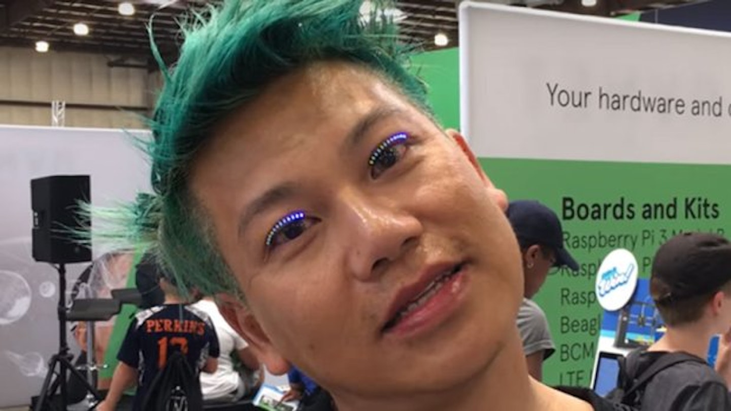 LED Eyelashes Beauty Trend