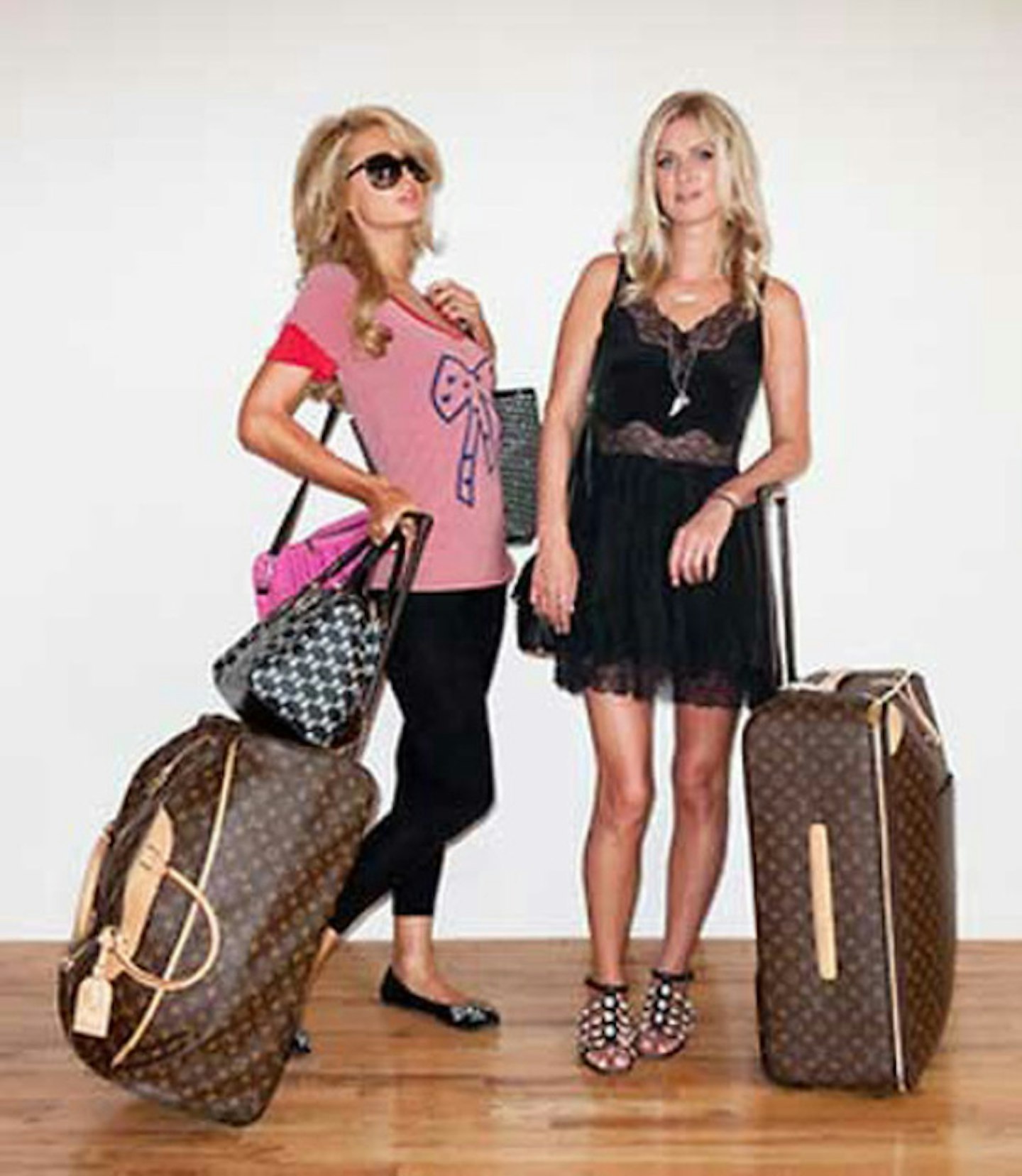 paris-nicky-hilton-model-luggage