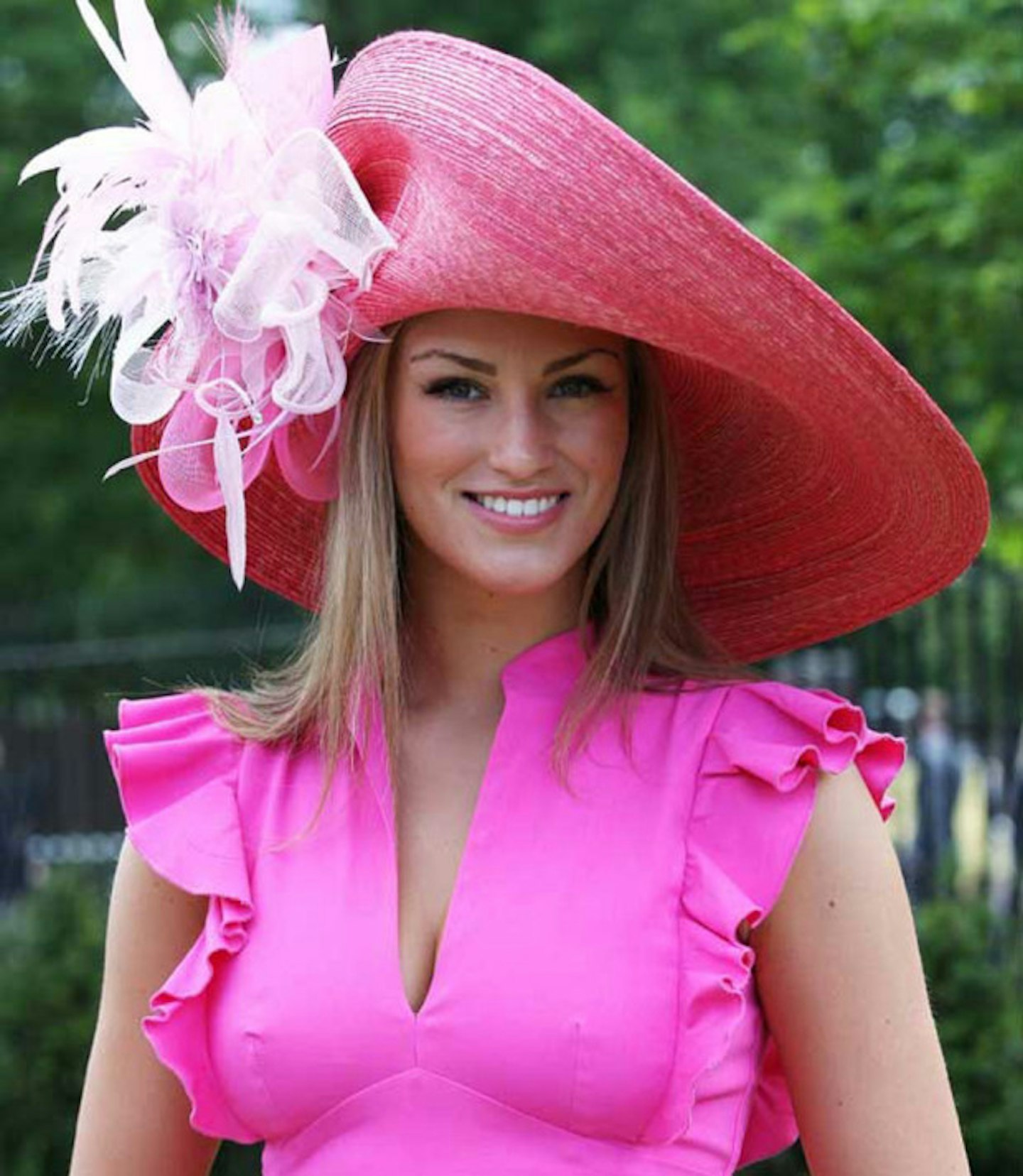 Amy Willerton in this, erm, interesting hat at Ascot