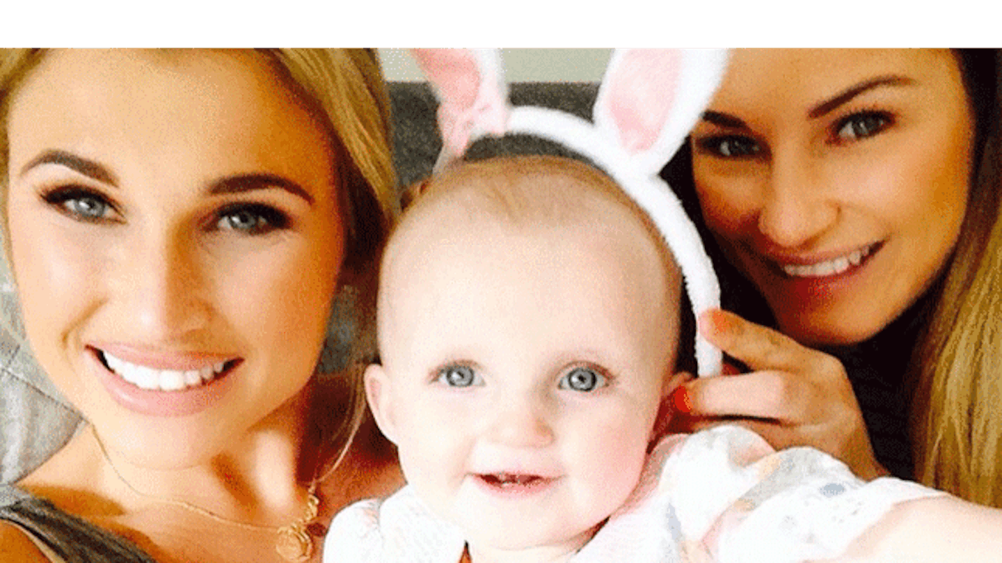 Faires sister selfie with baby Nelly.