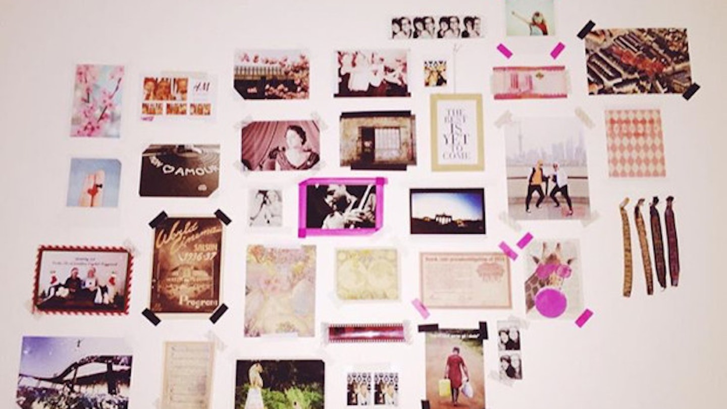 7 Ways To Frame Pictures When You're Poor And Can't Afford Frames
