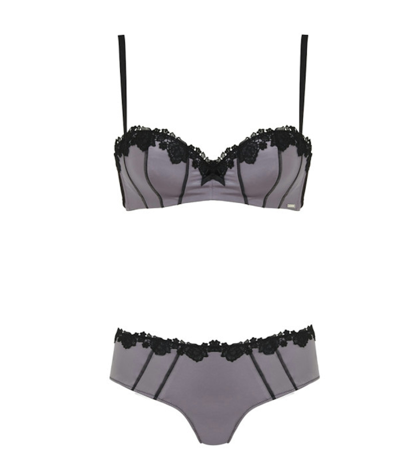 fifty-shades-of-grey-shopping-boux-avenue-bra-knickers