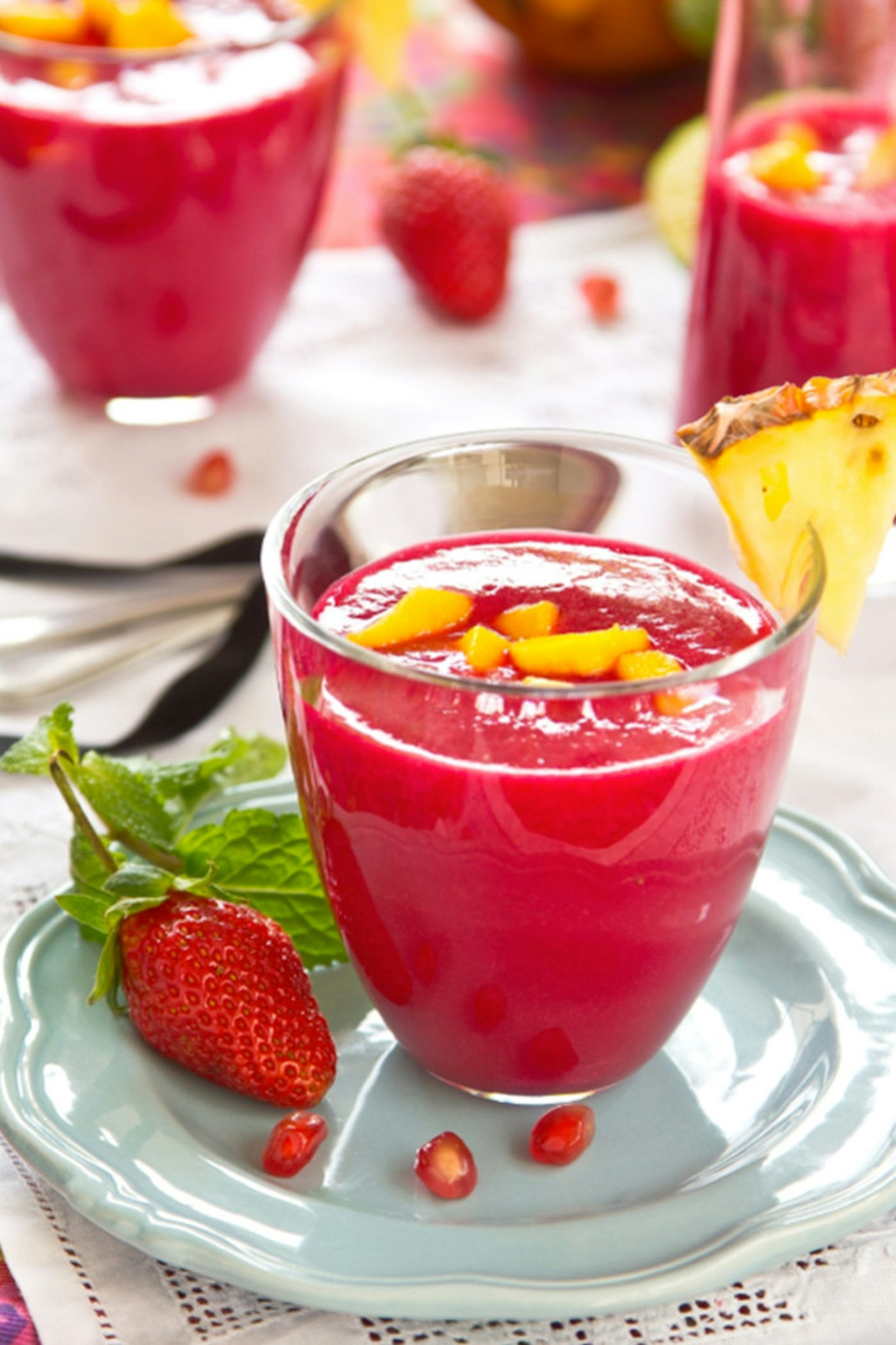 4. Tropical Papaya, Strawberry And Pineapple Smoothie