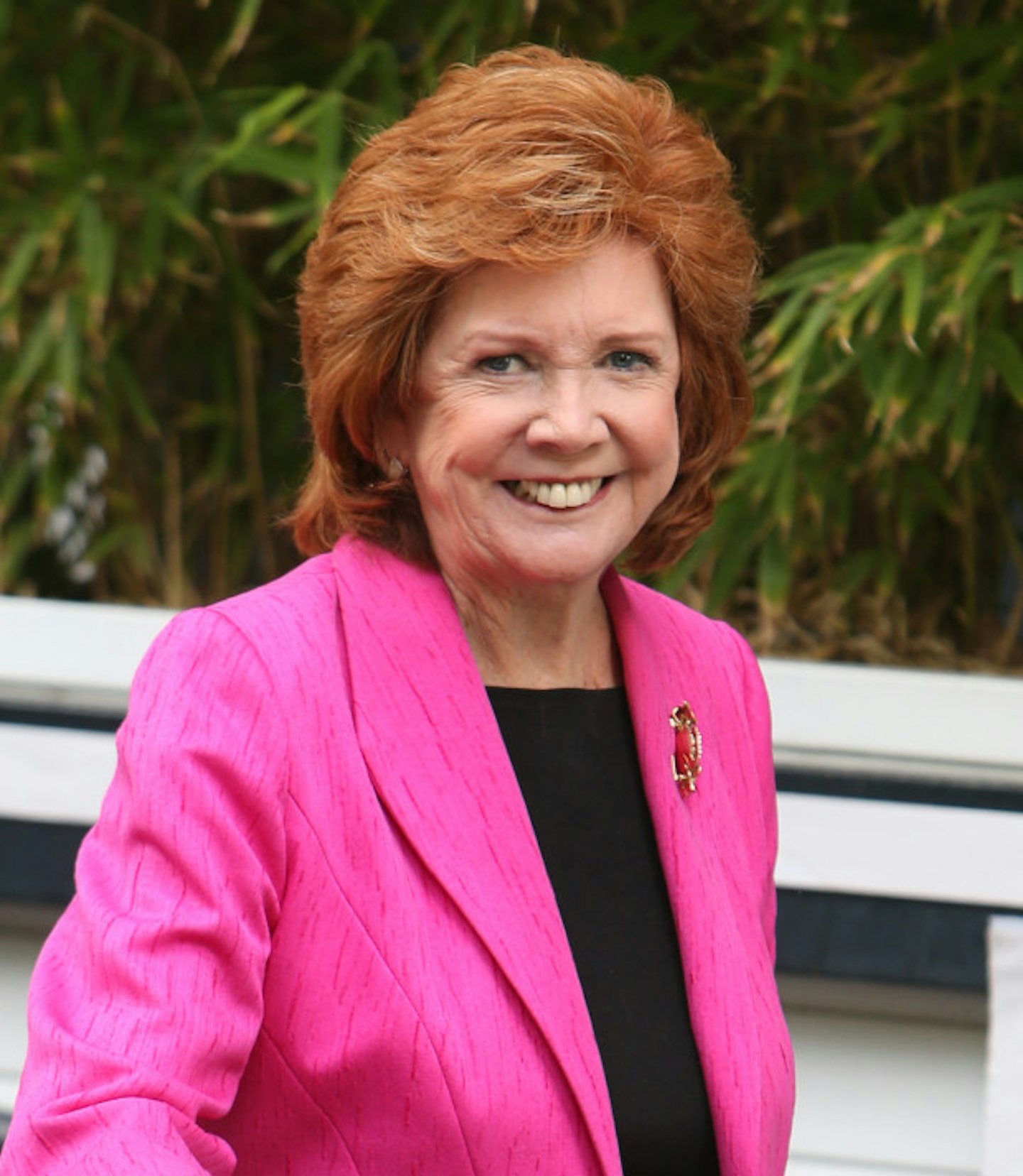 cilla-black-pink-jacket-white-top