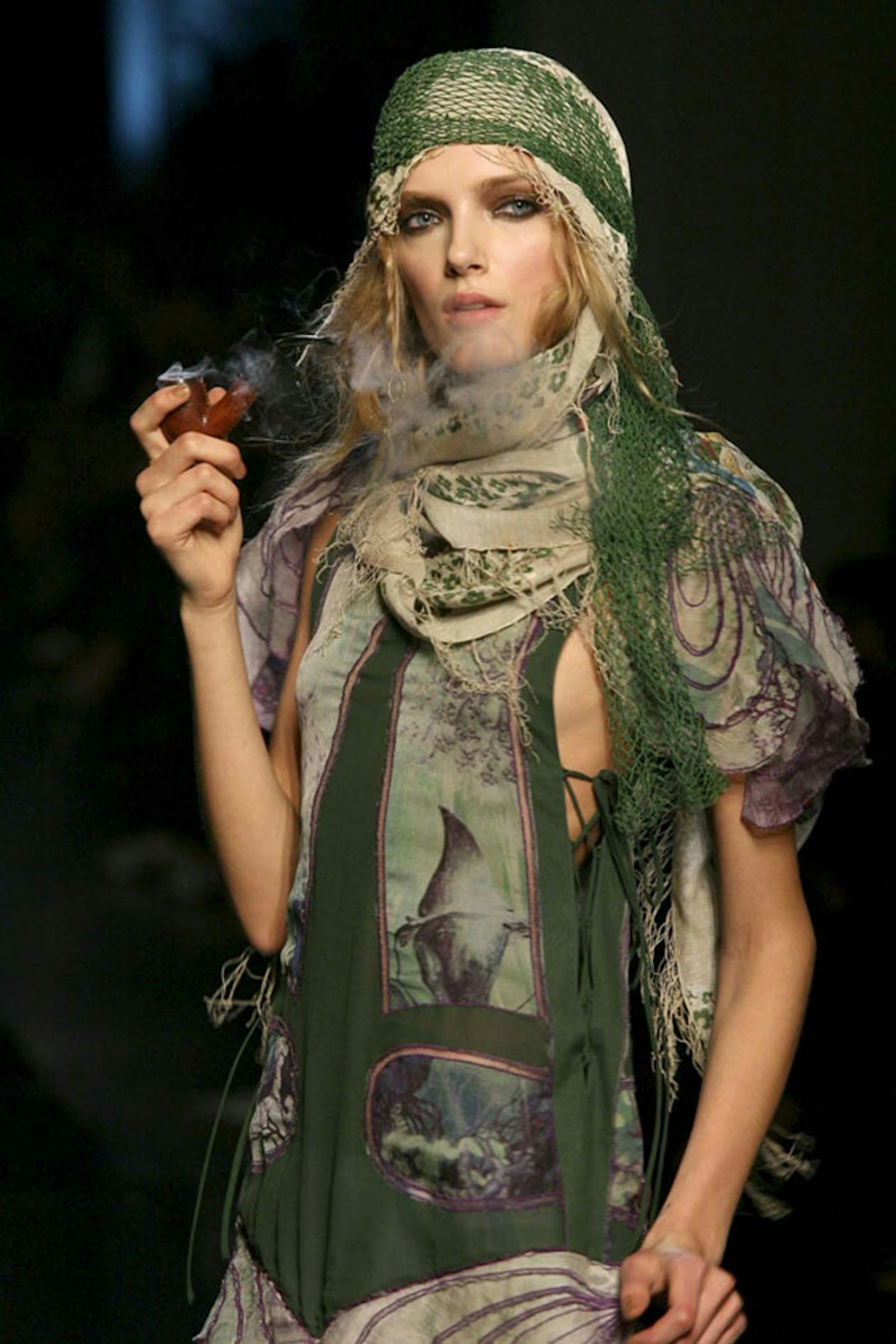 Jean Paul's models have oftened smoked on the catwalk, but in 2007 Lily Donaldson chose a pipe!