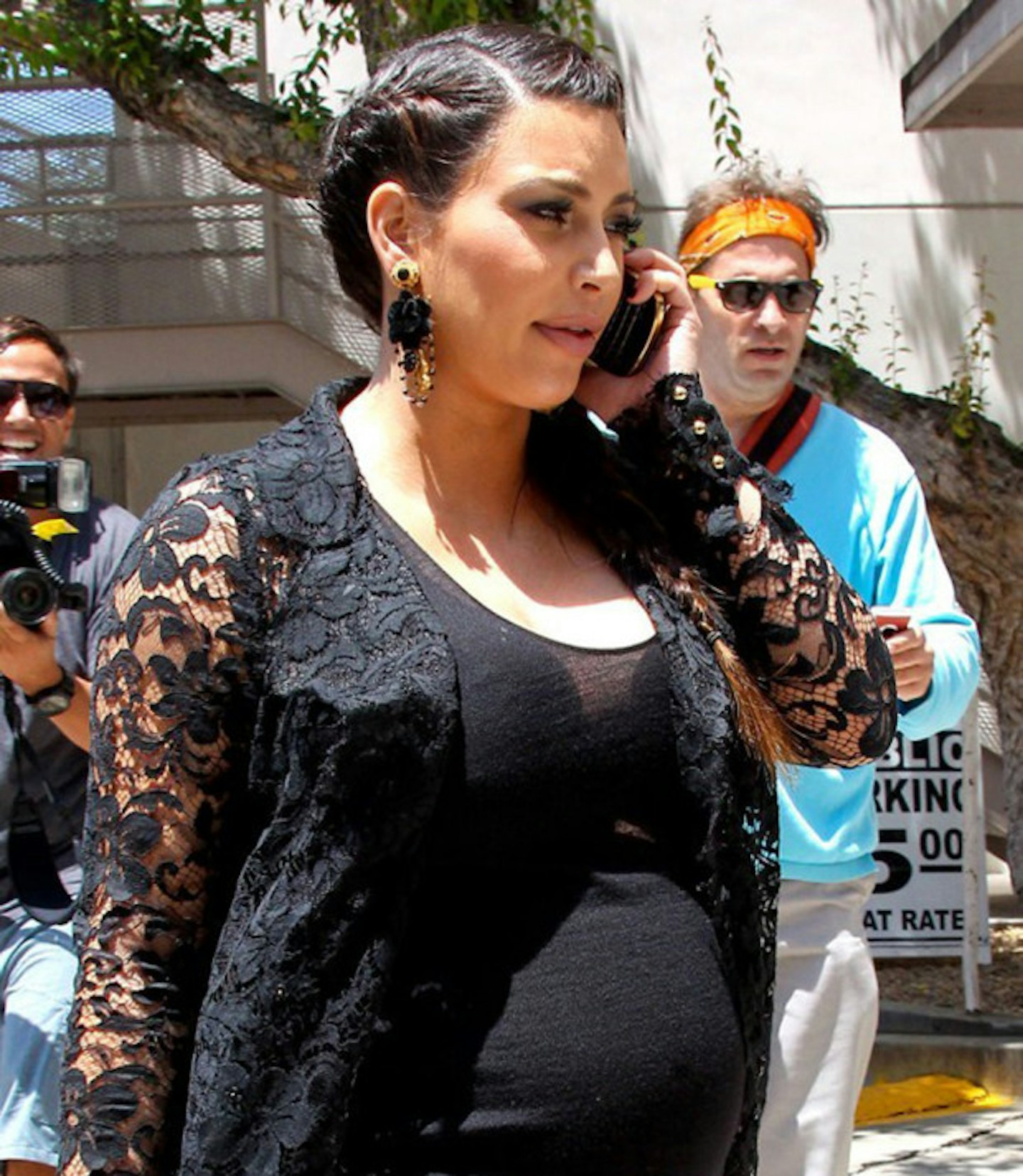 kim-kardashian-pregnant-black-dress