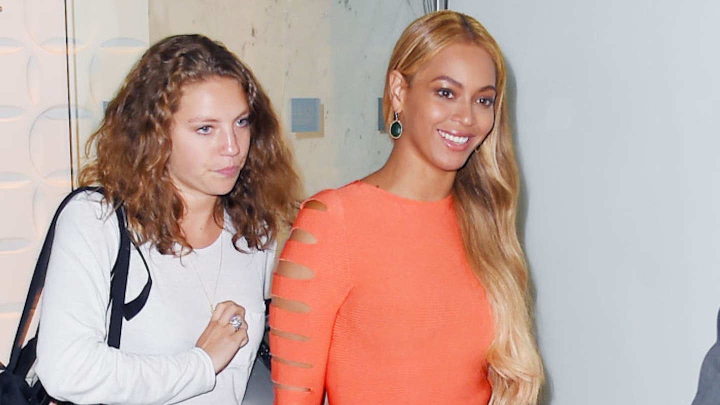 Beyoncé living her best life at her former assistant’s wedding!! | Page ...