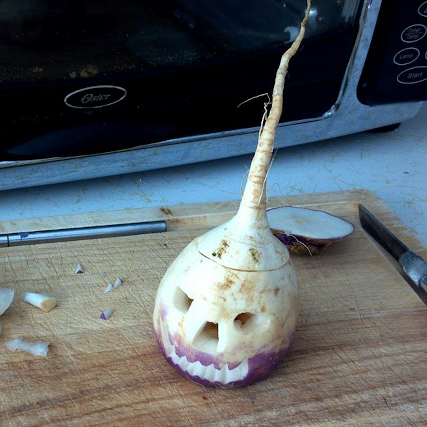 Alternative-Halloween-jack-o'-lantern-turnip