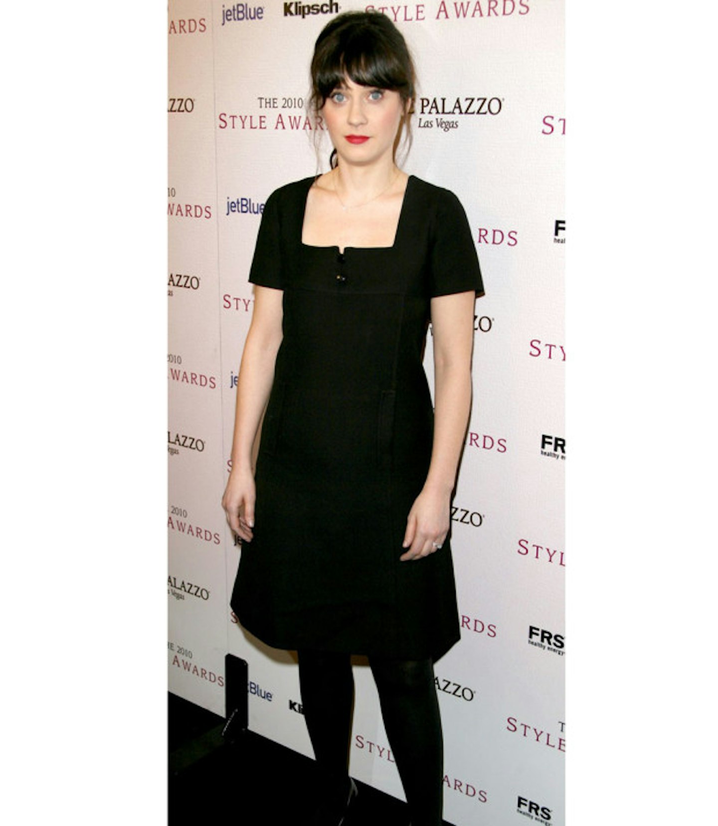 zooey-deschanel-before-stylist-black-dress-red-lips