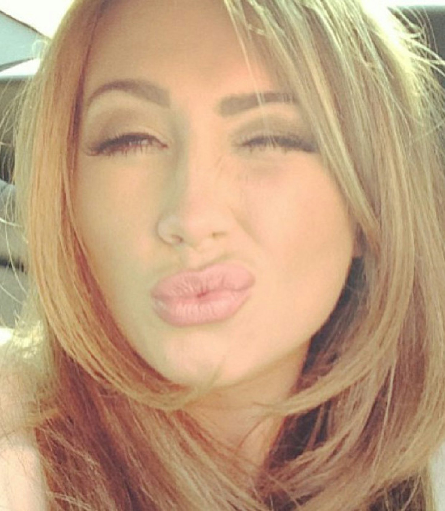 Lauren-goodger-selfies-instagram-twitter-34_1
