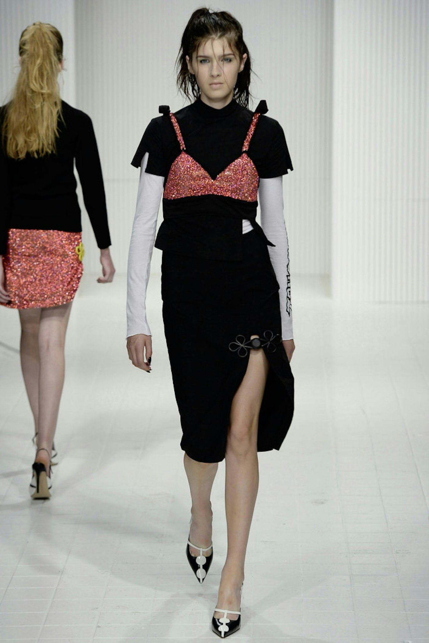 4. Layer spaghetti straps – Ashley Williams girls put bra-lets over knits, JWu2019s paired up summer vests with long-sleeve jerseysu2026 basically your top half is now calling out for as many layers as you can be fussed with.