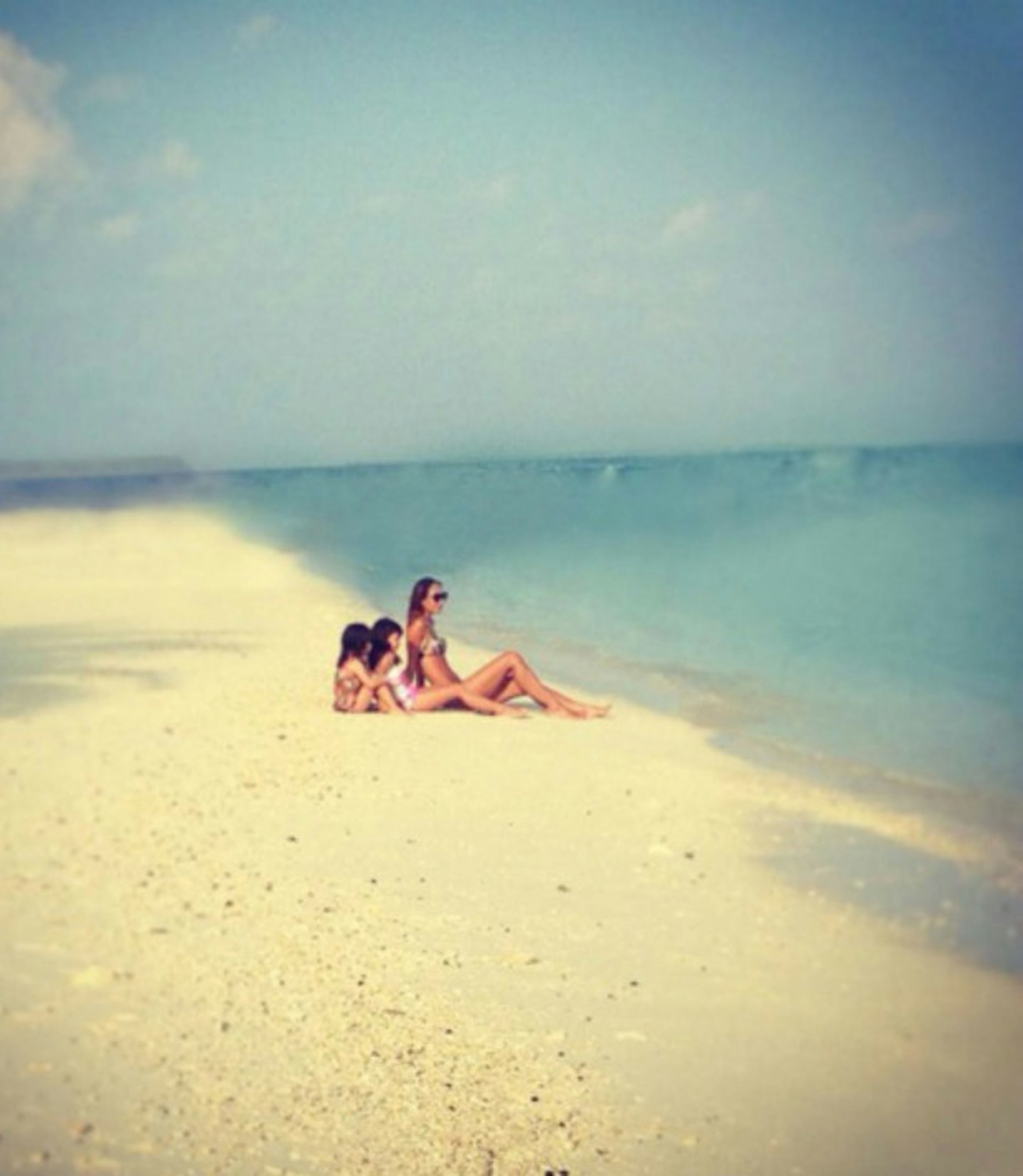 myleene-klass-beach-new-year