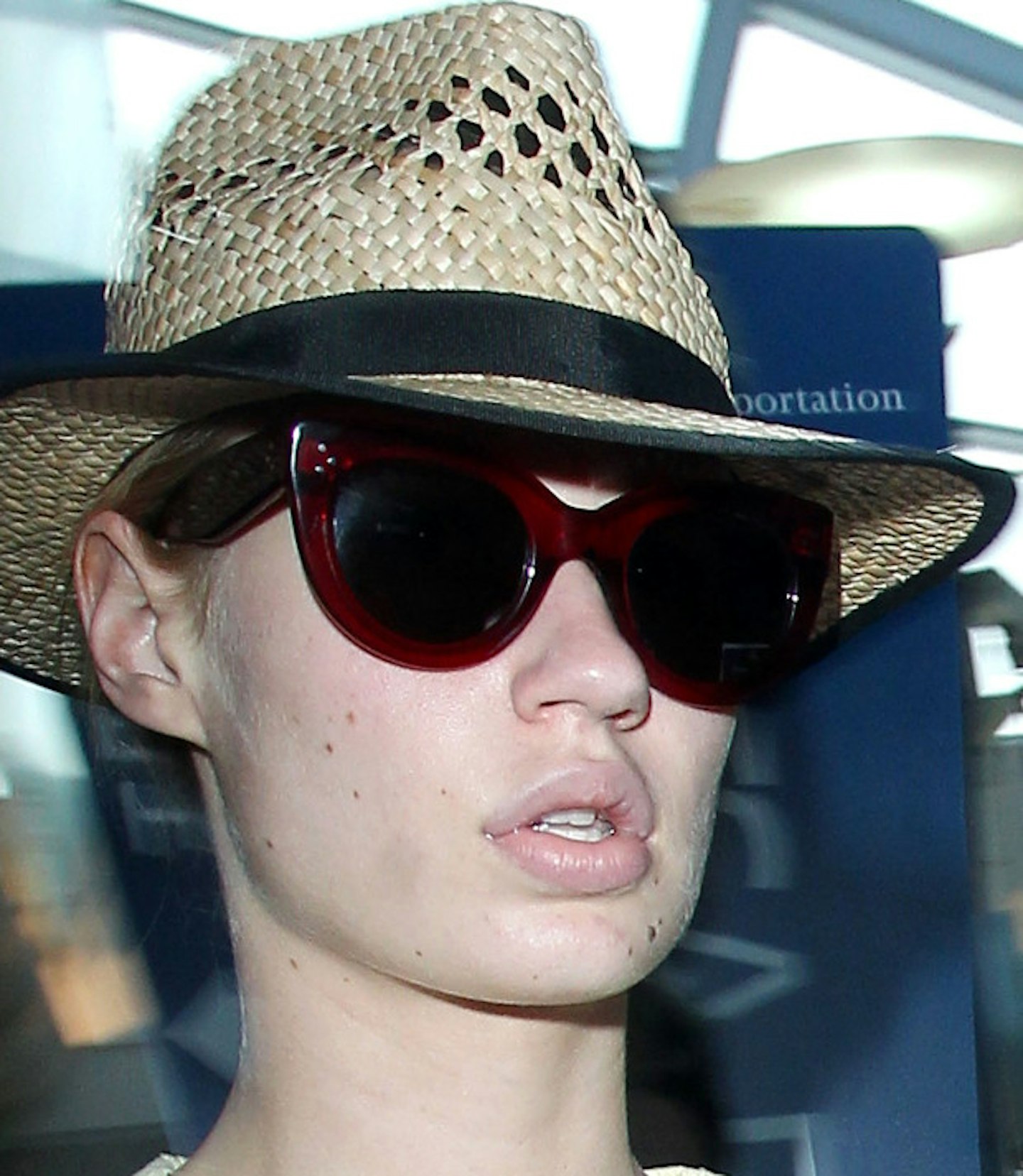 How Iggy REALLY looks without makeup, ie. HOT