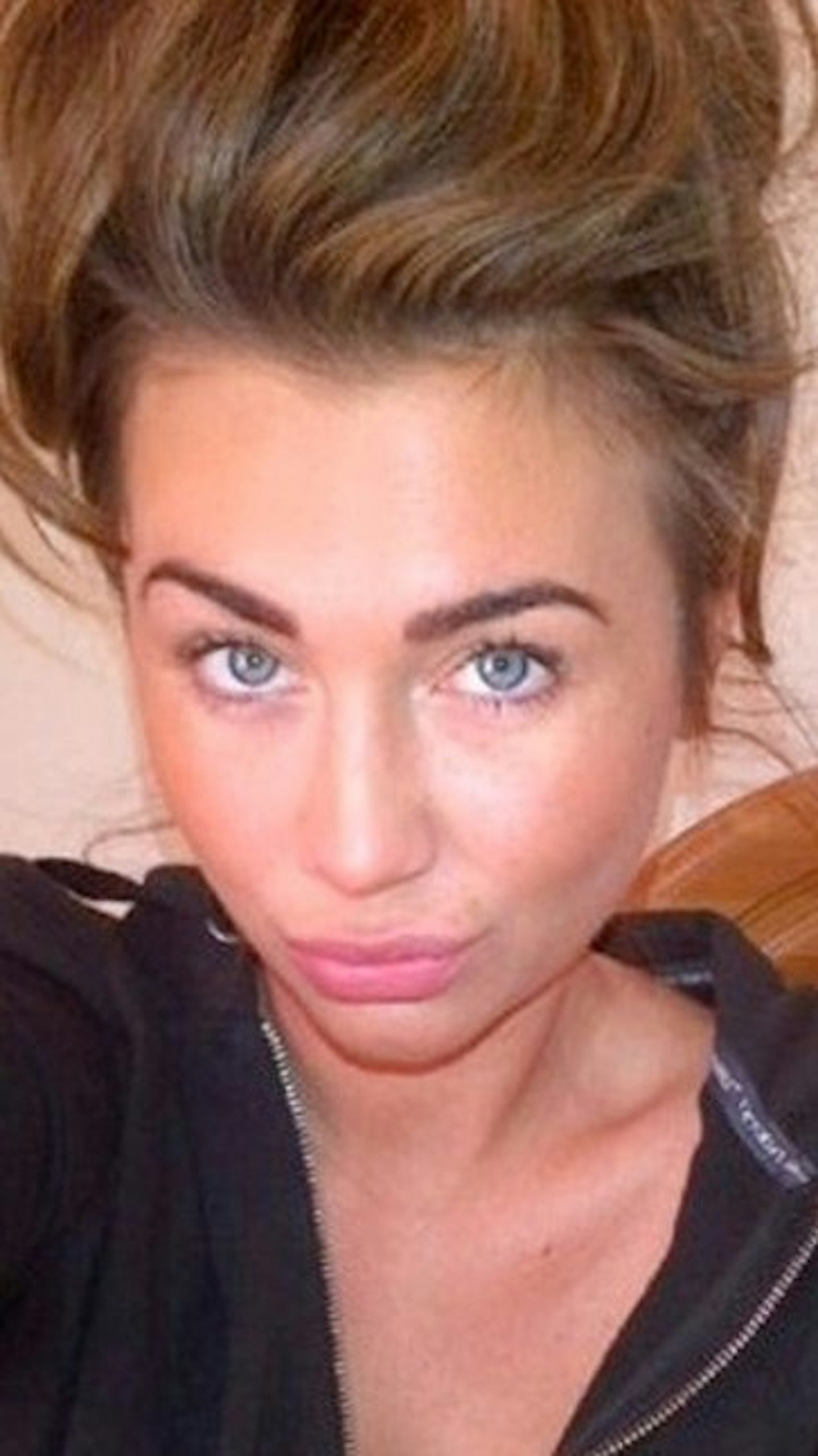 laurengoodgerselfie234