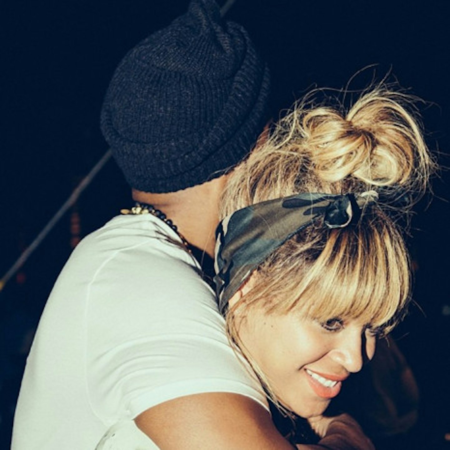 Beyonce and Jay Z share a cute cuddle