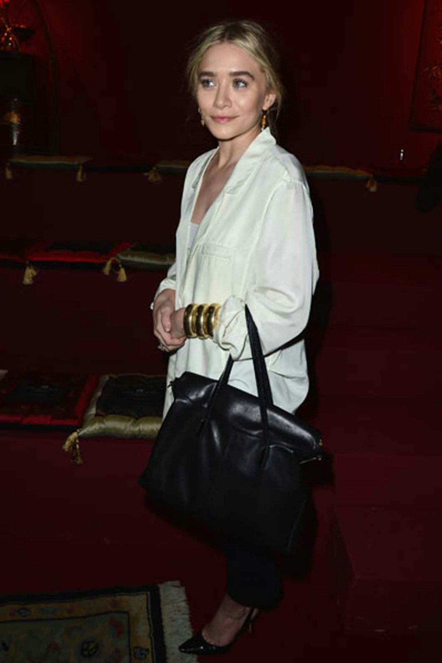 Ashley Olsen style elizabeth and james bag white oversized shirt