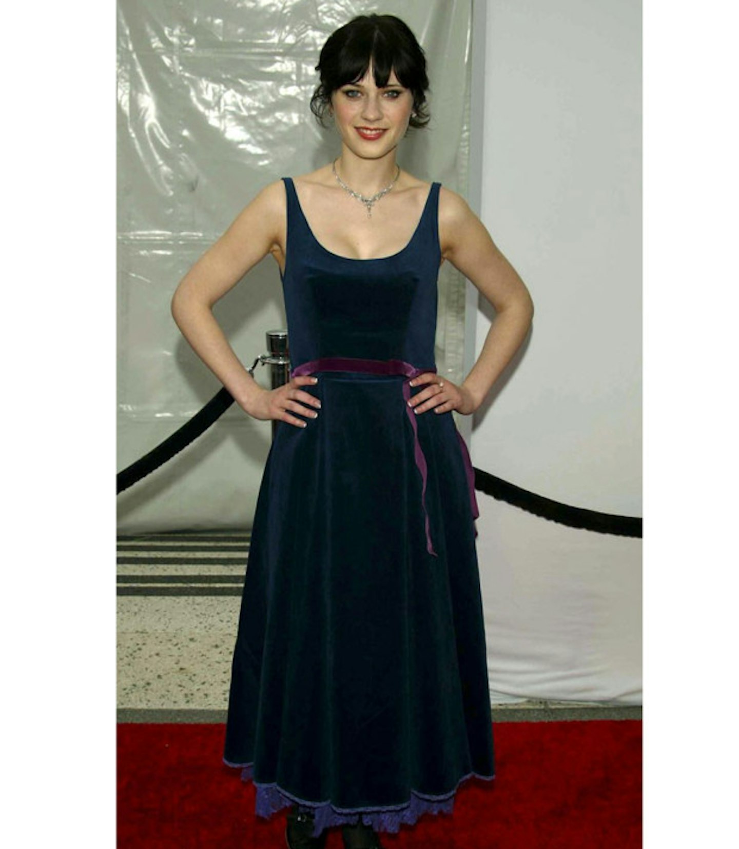 zooey-deschanel-before-stylist-navy-velvet-dress