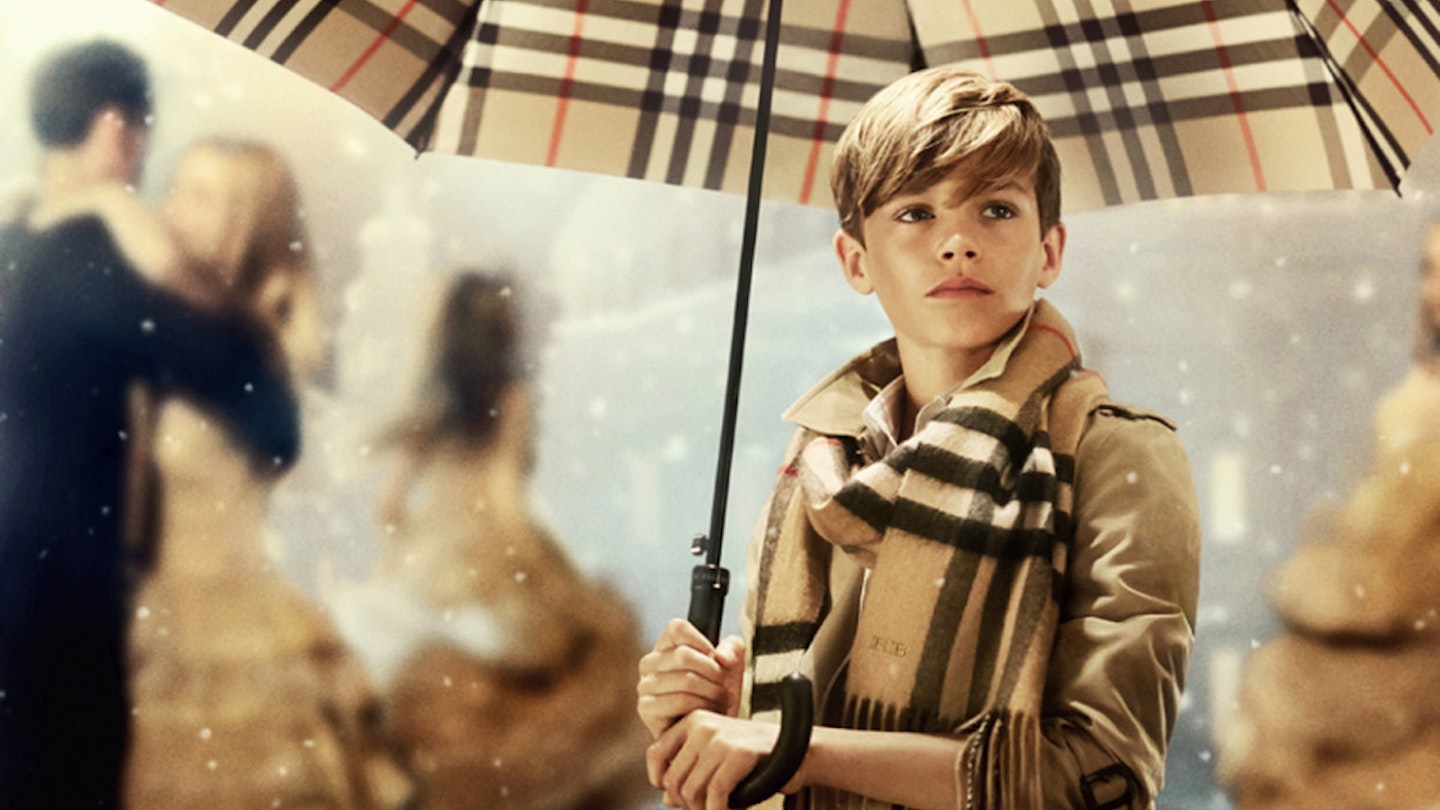 1._Burberry_Festive_Campaign__PRIVATE_AND_CONFIDENTIAL_-_ON_EMBARGO_9PM_UK_TIME_3_NOVEMBER_