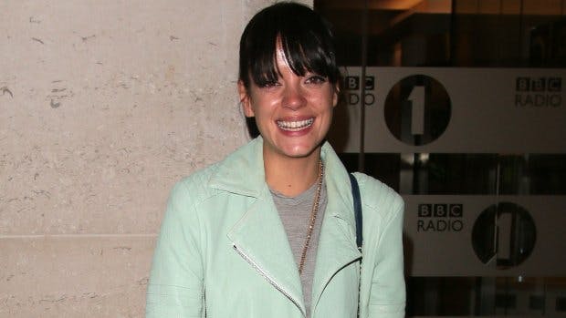 Lily Allen Speaks About Miscarriage For First Time(02)