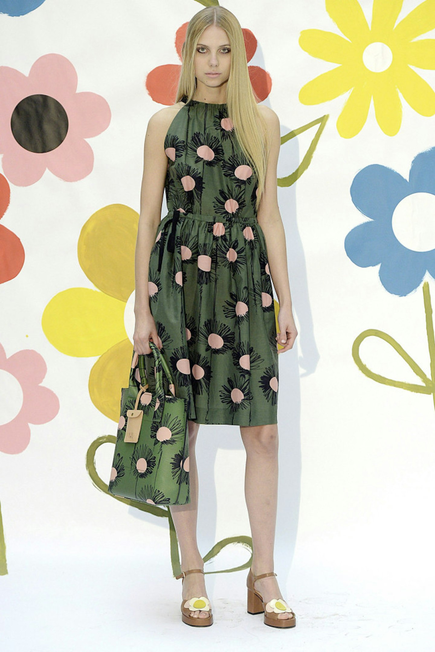 7. Match your bag and dress – Now that weu2019re au fait with printed co-ords pairs, hereu2019s the next level: teaming accessories to your outfit in an identical pattern. Orla Kielyu2019s version is just on the right side of kitsch.