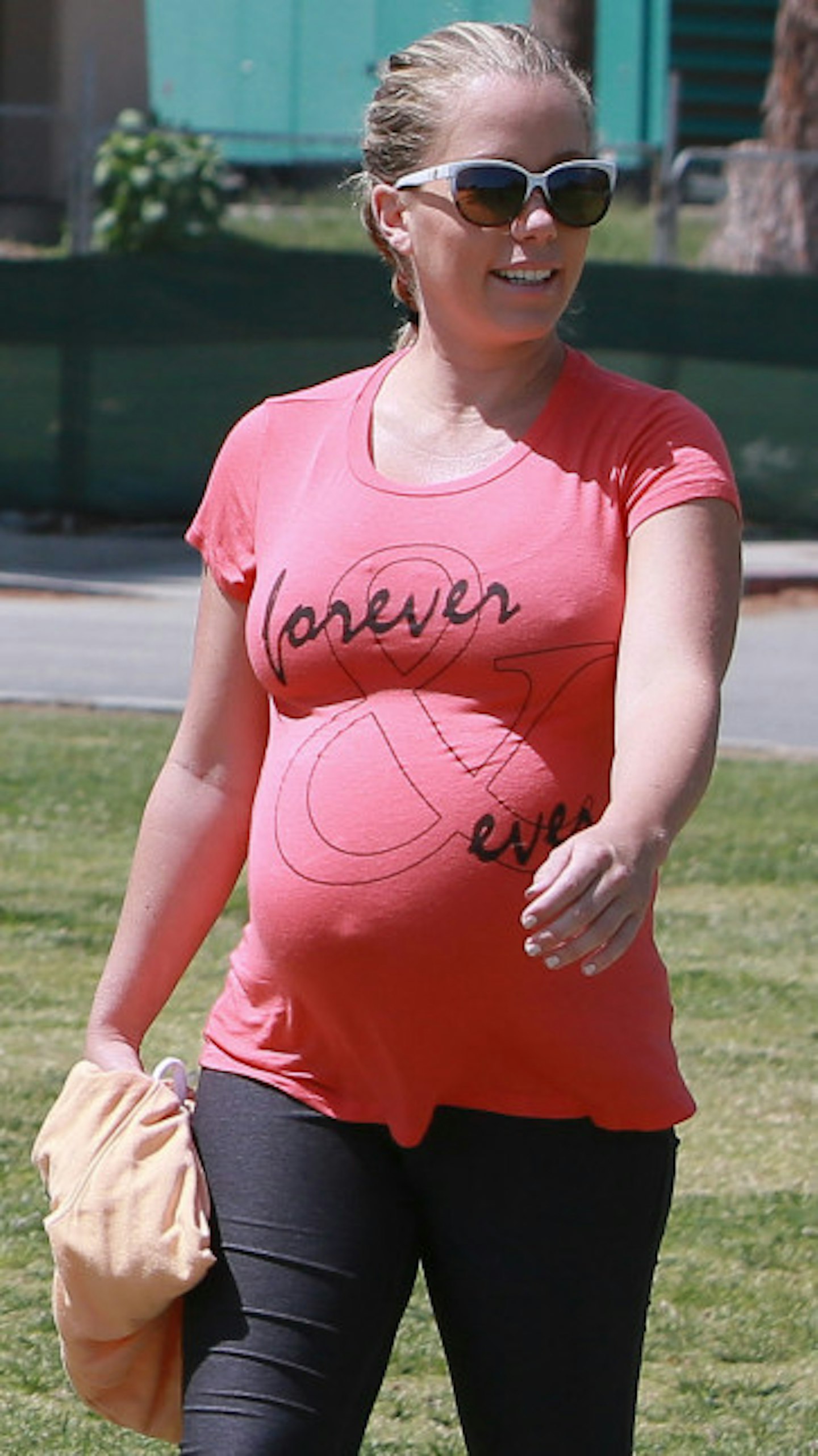 Kendra was pregnant when reports on Hank's alleged cheating emerged