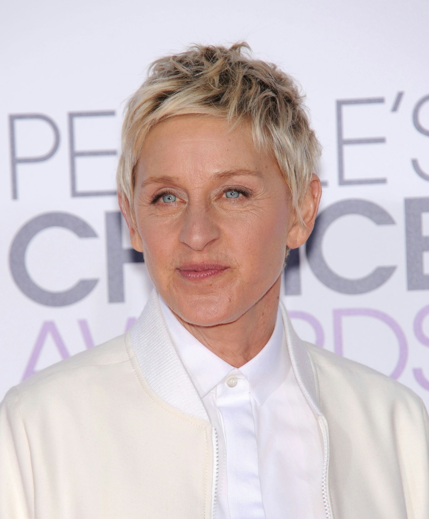 ellen-degeneres-peoples-choice-awards-2015