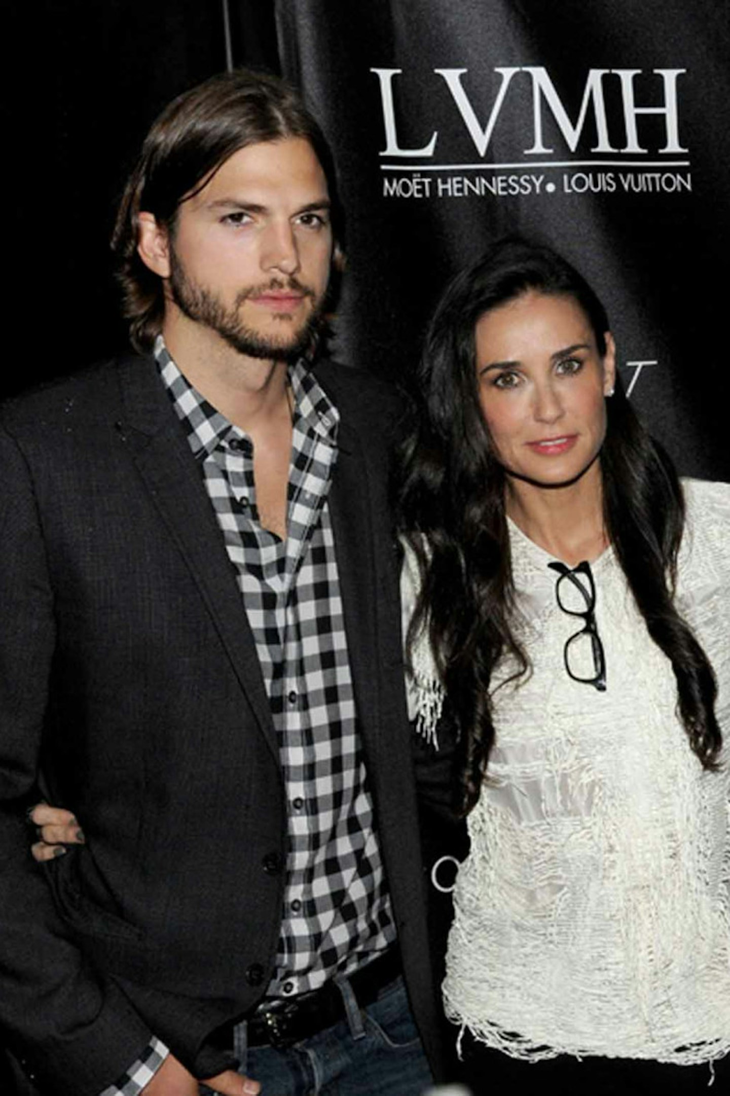 mila kunis ashton kutcher love story 10