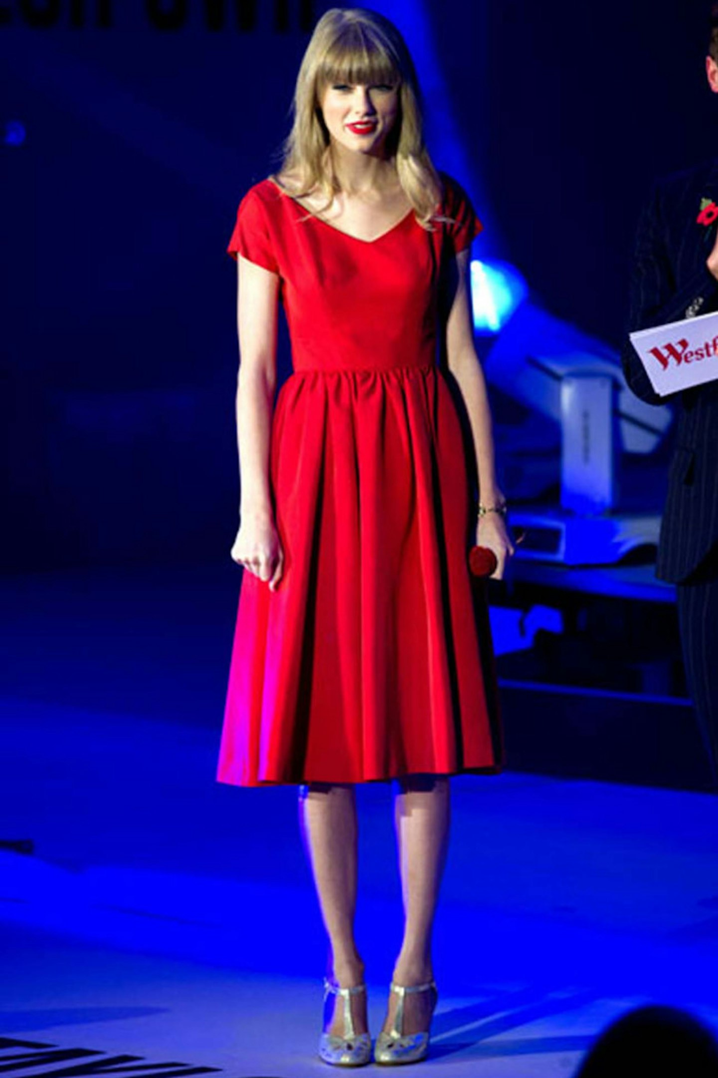 3 - Taylor Swift at Westfield Shopping Centre in London - 6 November 2012