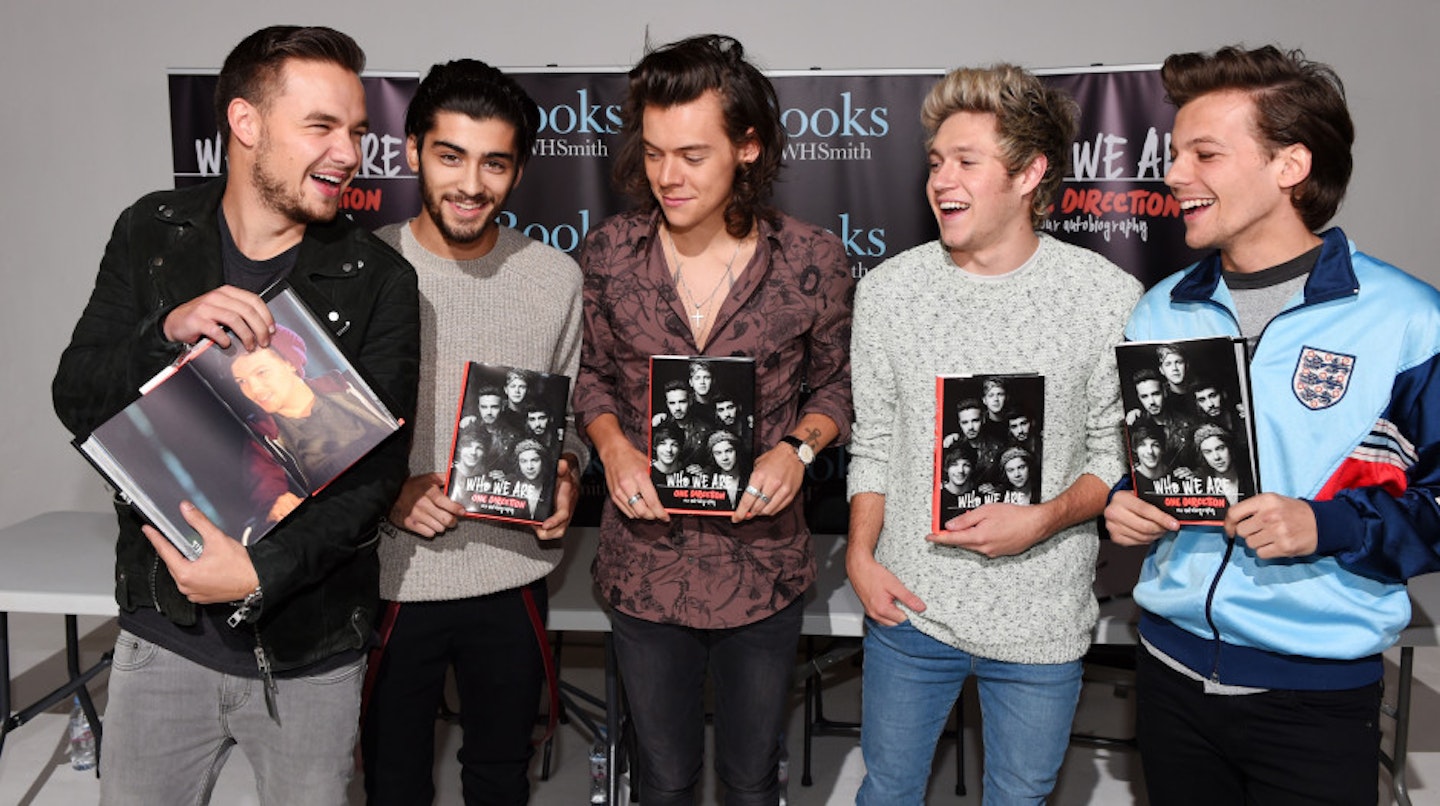 one-direction-pose-book-launch-picture