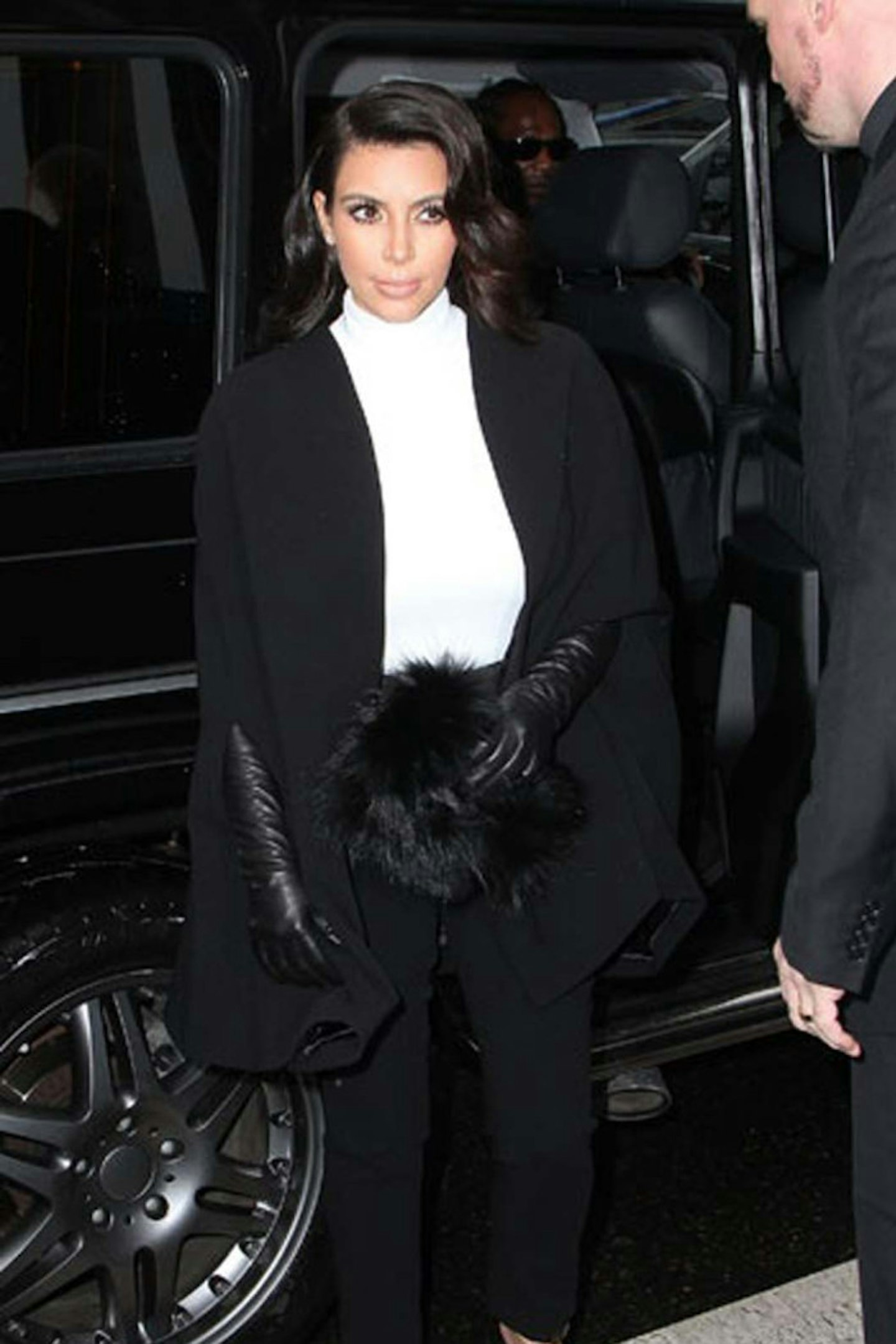 Kim Kardashian style paris fashion week fur hat