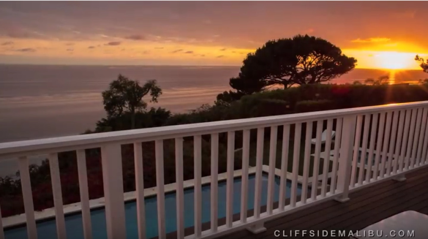 With stunning views over the Pacific ocean, Cliffside has luxury down to a t