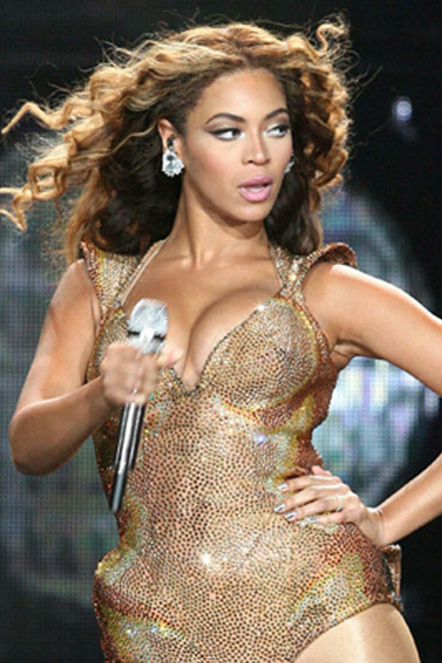 Beyonceu0301 Knowles performing at Glastonbury, June 2011
