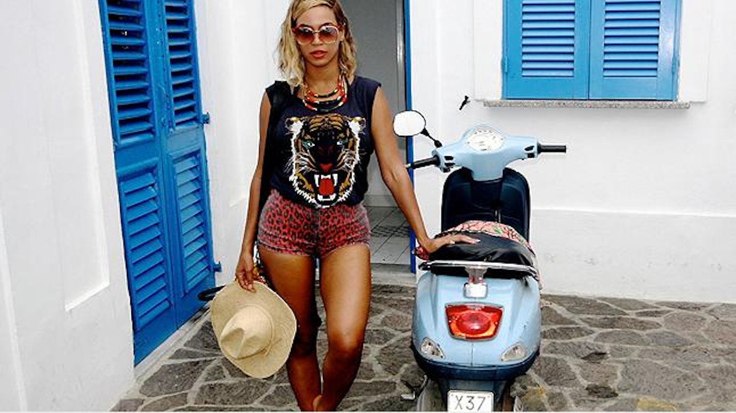 Beyonce’s fabulous holiday album unveiled | Closer