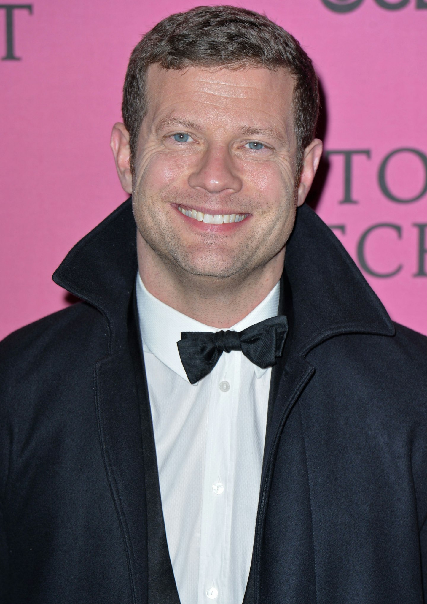 dermot-o-leary-victorias-secret-fashion-show