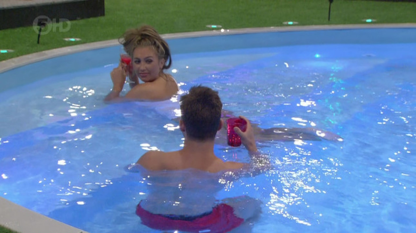 Lauren and Ricci were seen cavorting in the pool