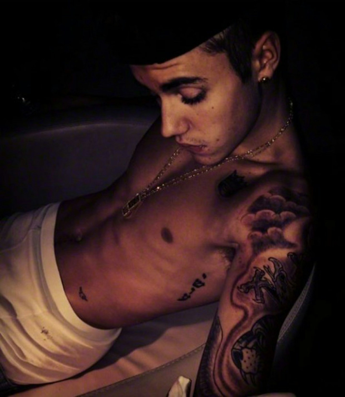 justin-bieber-naked-picture-topless