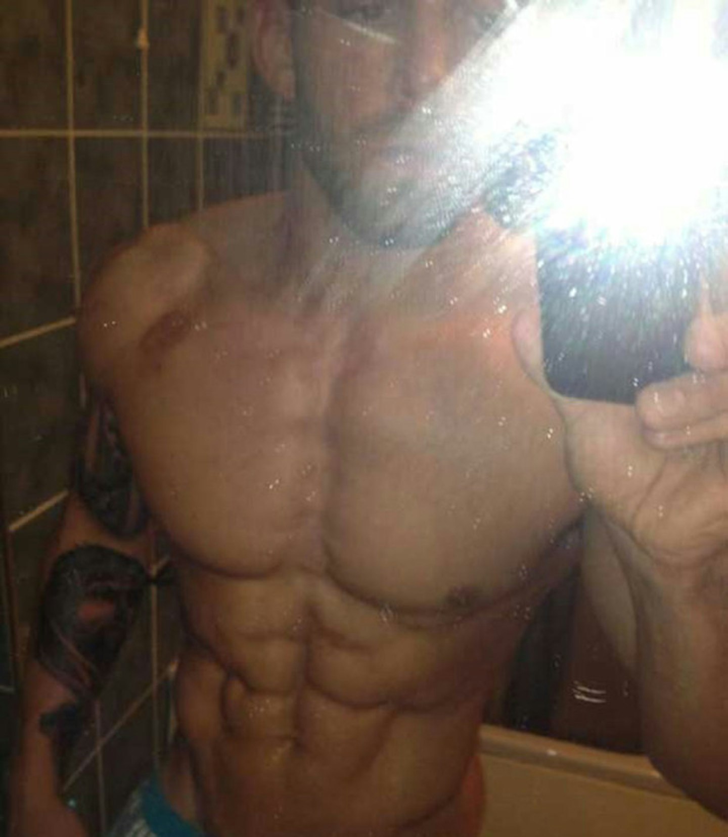 darren-chidgey-the-valleys-topless-abs