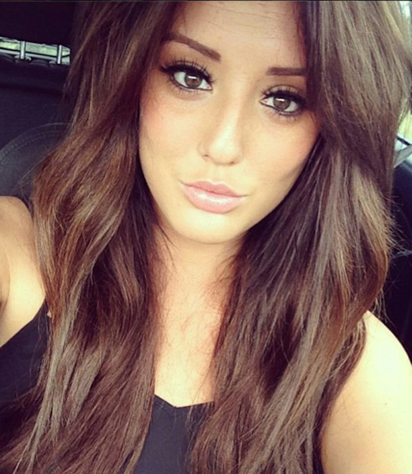 charlotte-crosby-geordie-shore-car-selfie