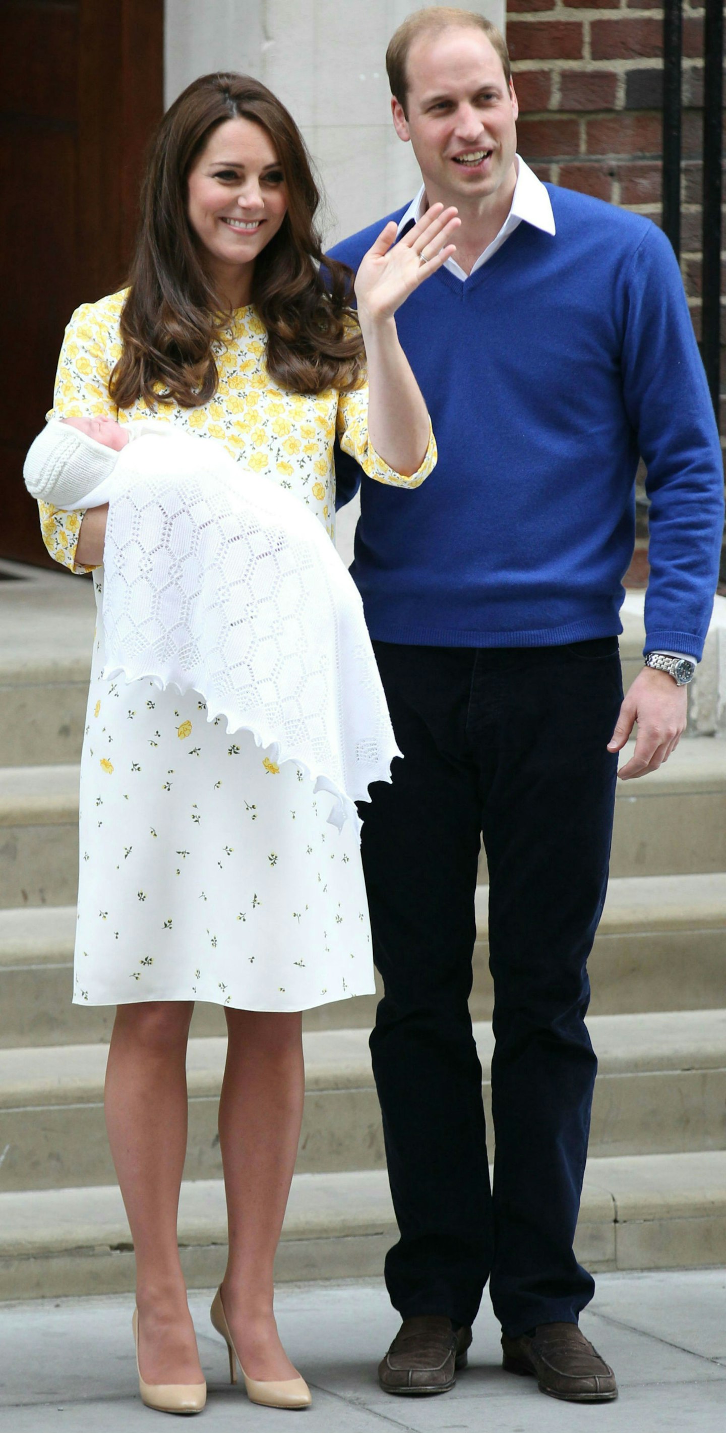 prince-william-kate-william-baby-wave-lindo-wing