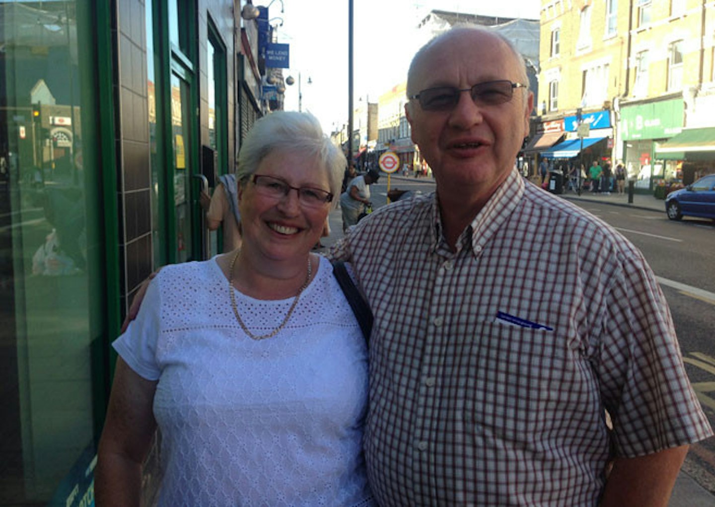 Lorraine-and-Alan-daylight-by-bus-stop