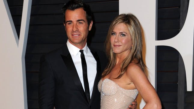 Jennifer Aniston and Justin Theroux ‘marry at their Bel Air home’ Closer(02)