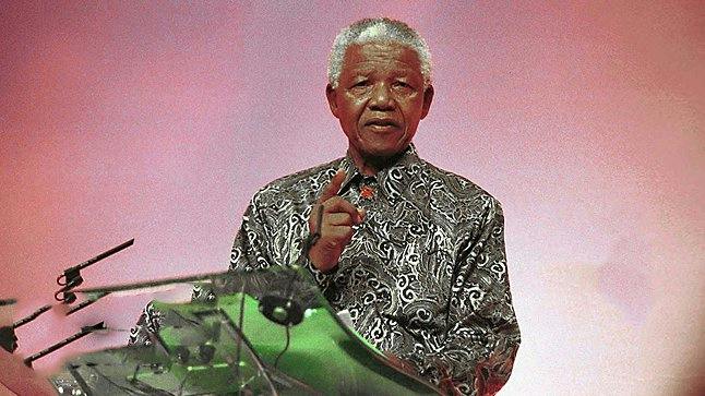 Nelson Mandela, South Africa’s anti-apartheid icon, dies age 95 | Closer