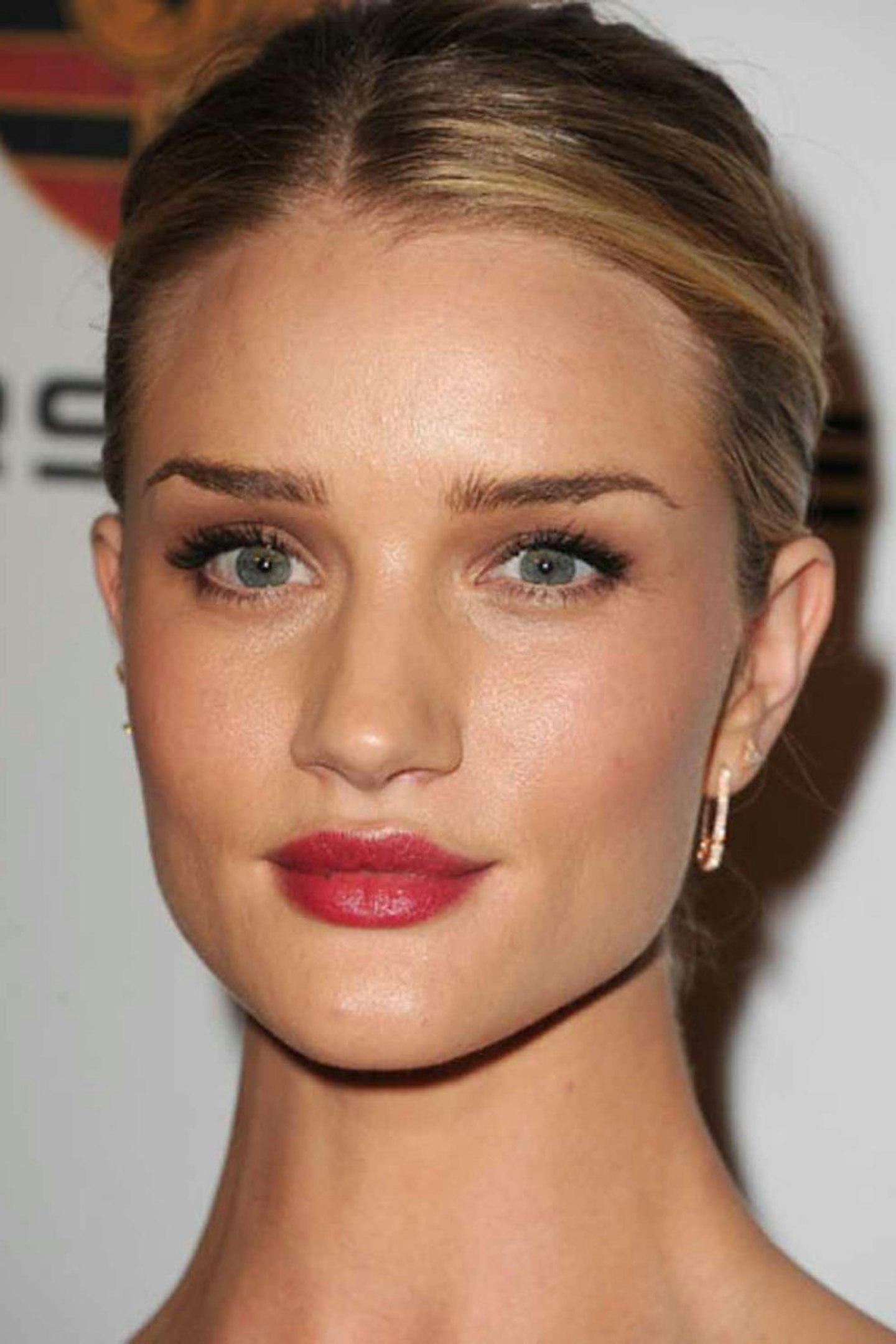 the many faces of rosie huntington whiteley 4