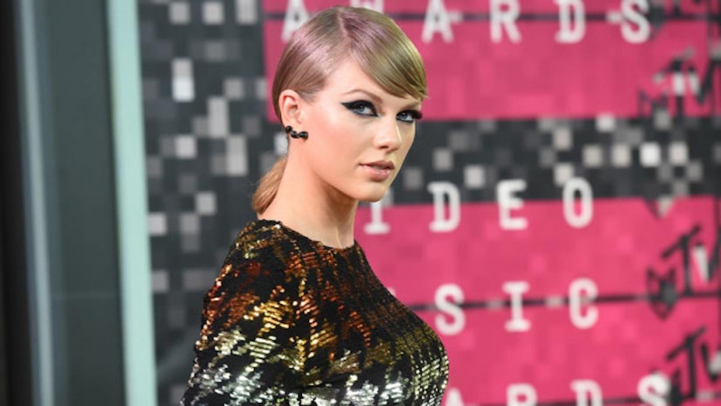 Taylor Swift Suing Radio DJ Who Assaulted Her