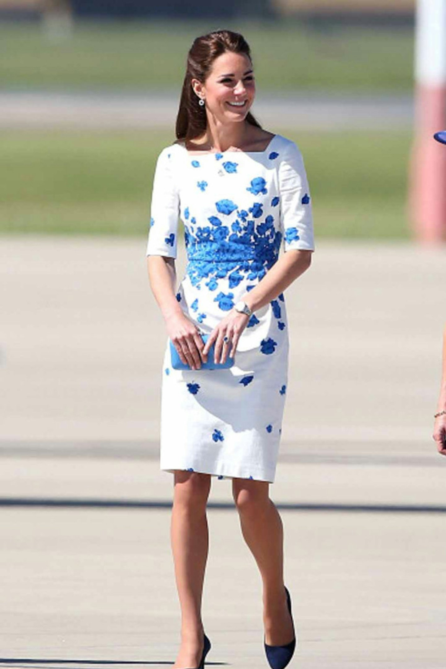 16 Kate Middleton style white blue dress l k bennett