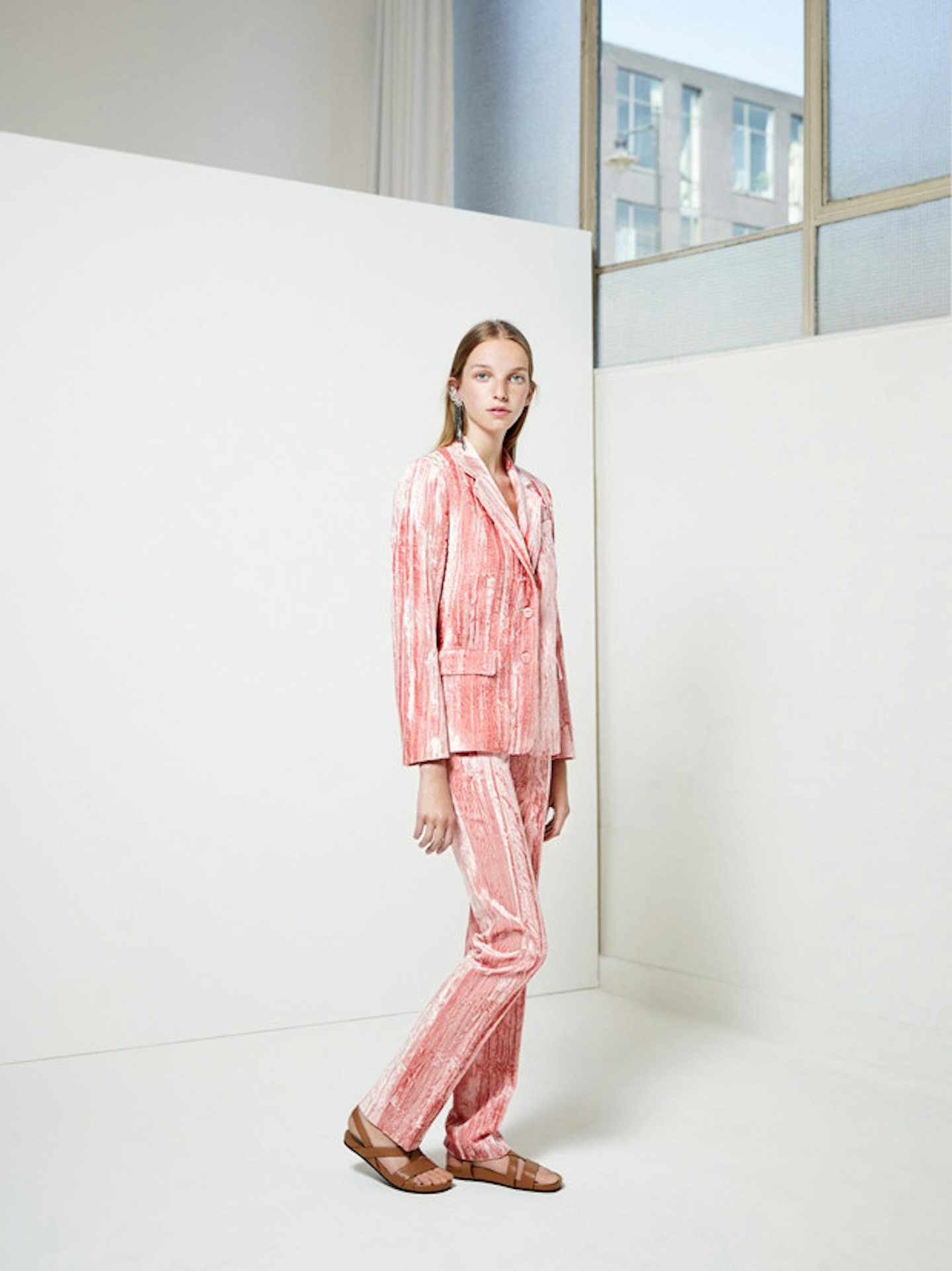 LOOK_1