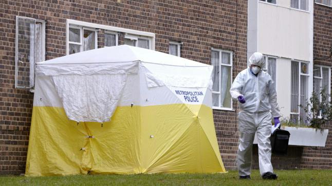 Man shot dead by police in London following two hour stand-off | Closer