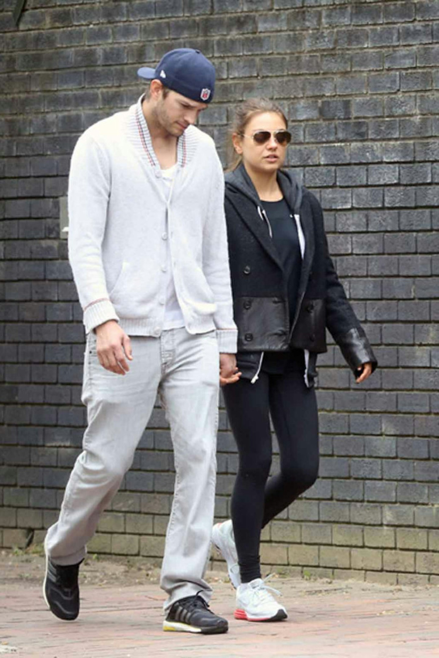 mila kunis ashton kutcher love story 12