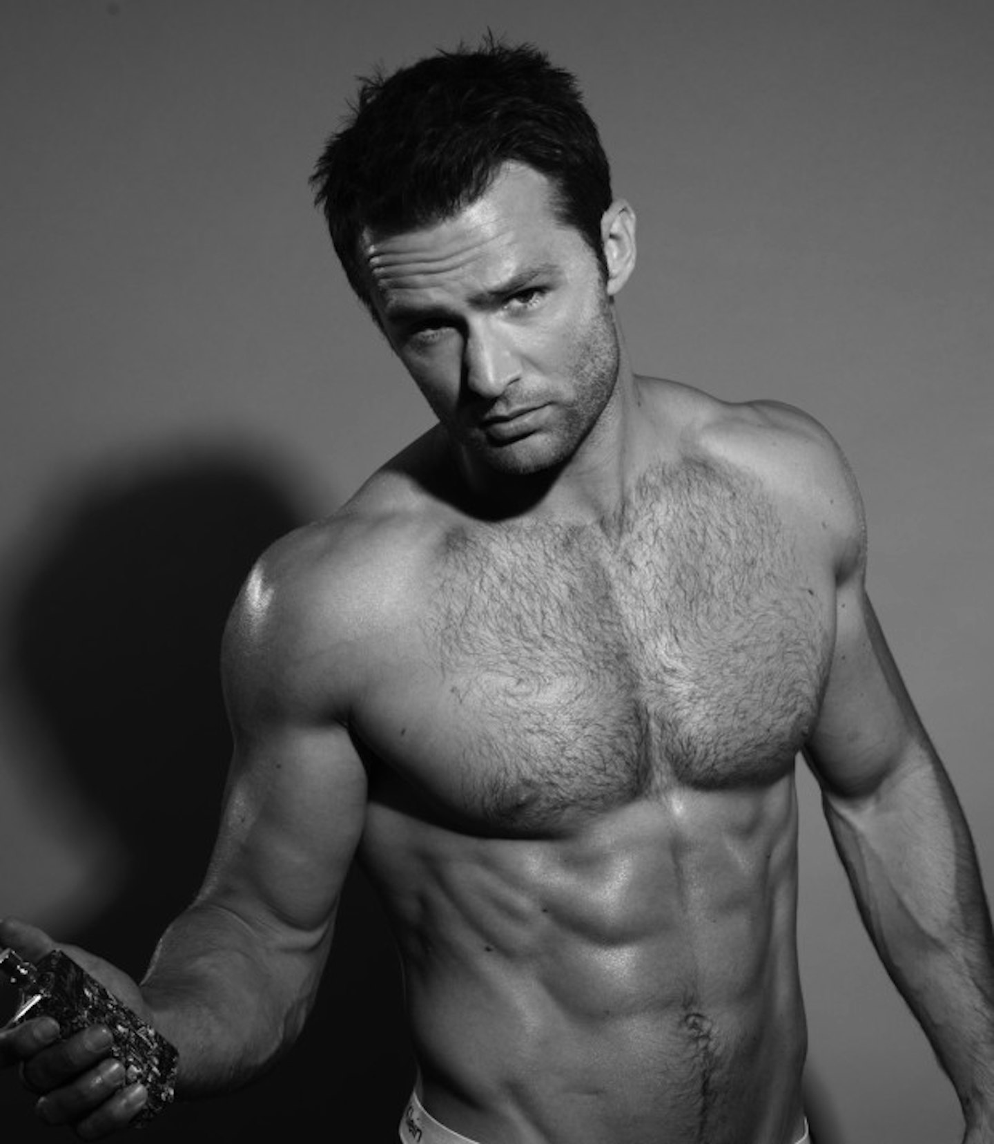 EMBARGOED UNTIL 07.10.15 00.01 Harry Judd teams up with NOW to launch Obleshion, Eau De Walker fragrance ahead of Season 6 of The Walking Dead (2)